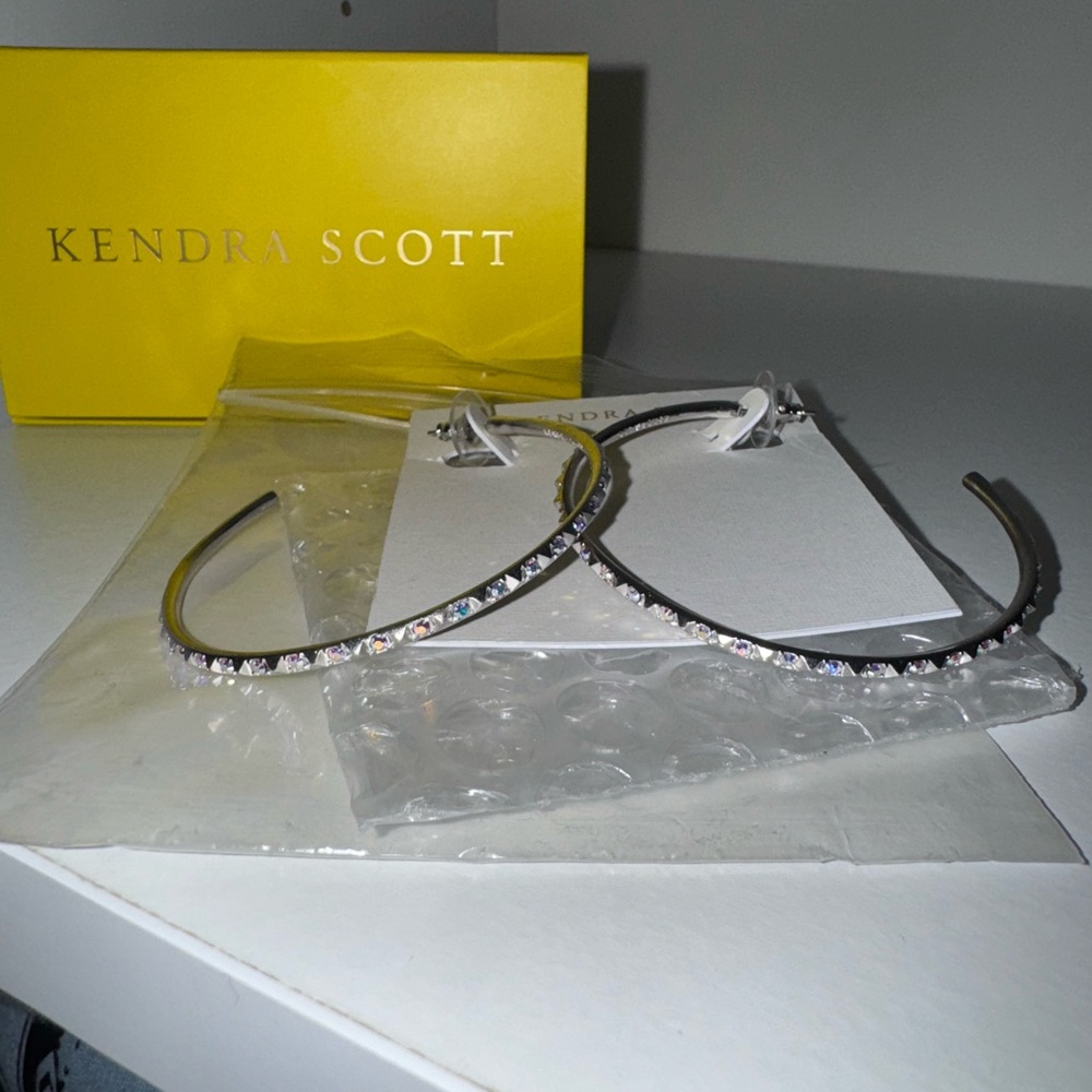 NEW: Kendra Scott Silver Val Hoop Earrings - Picture 5 of 5